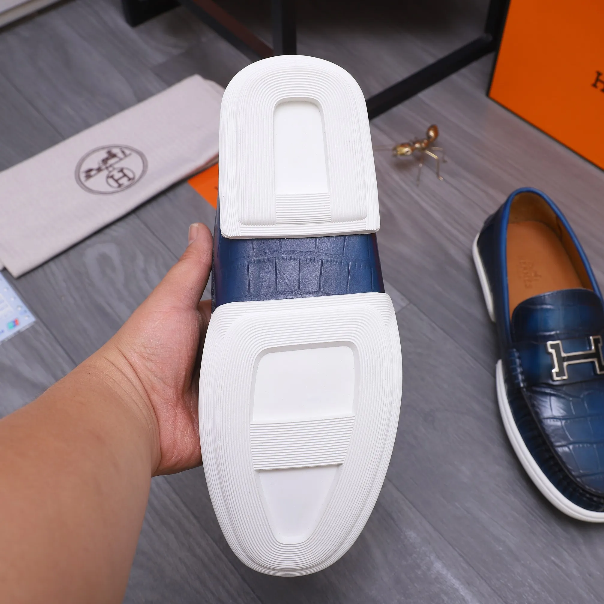 Men's shoes 💰500 Product trademark: HERMES "Hermes" casual slip-on leather shoes Regular size: 38-46 (45.46 custom-made, non-returnable) Product materials: Selected high-quality color-brushed stone grain cowhide upper, cowhide lining, original outsole